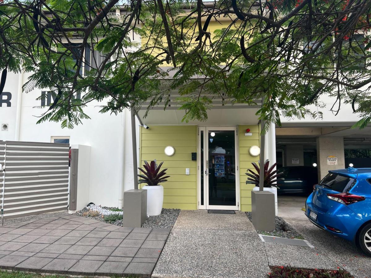 Redcliffe Motor Inn Экстерьер фото