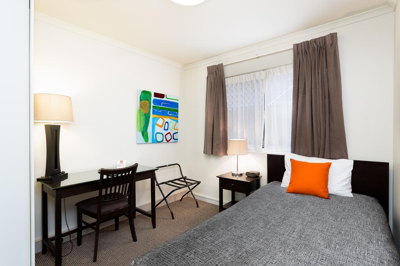 Redcliffe Motor Inn Экстерьер фото