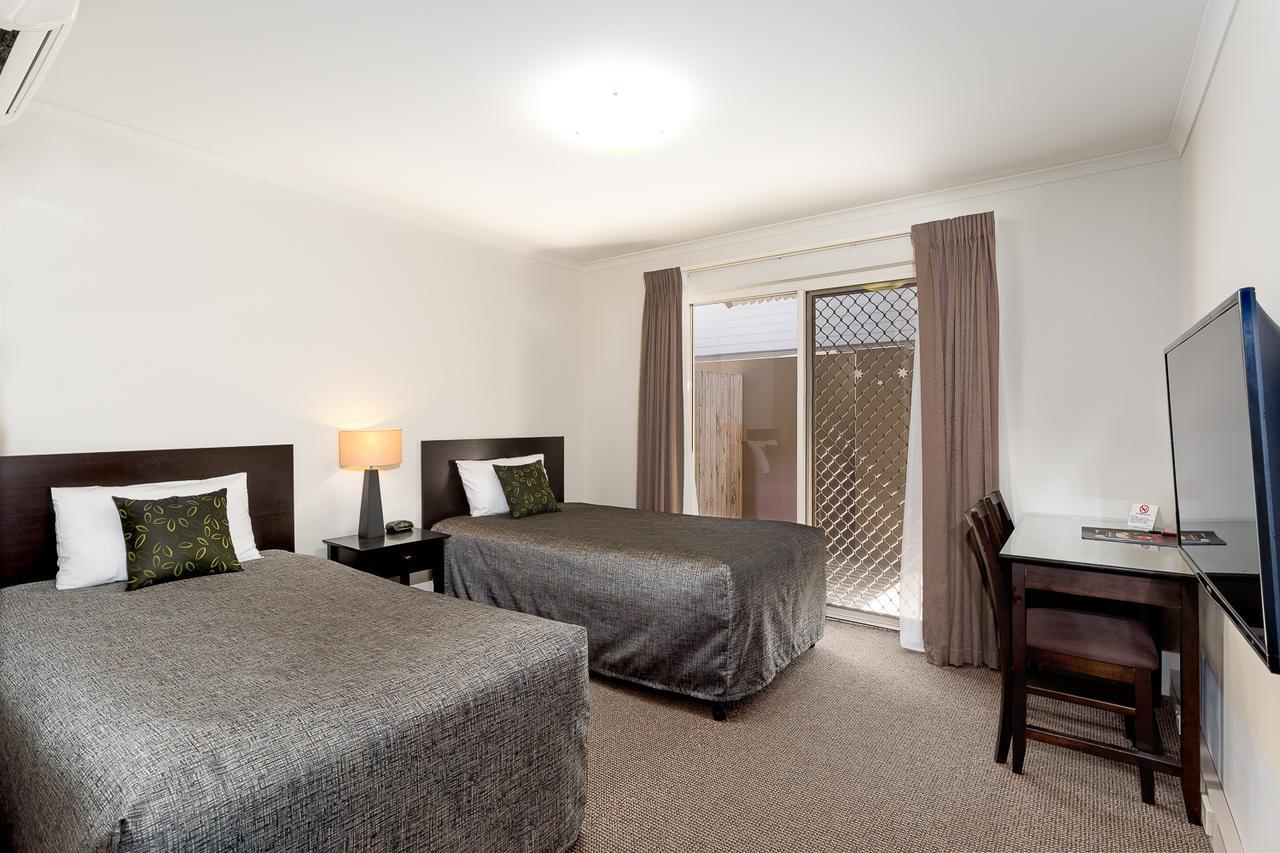 Redcliffe Motor Inn Экстерьер фото