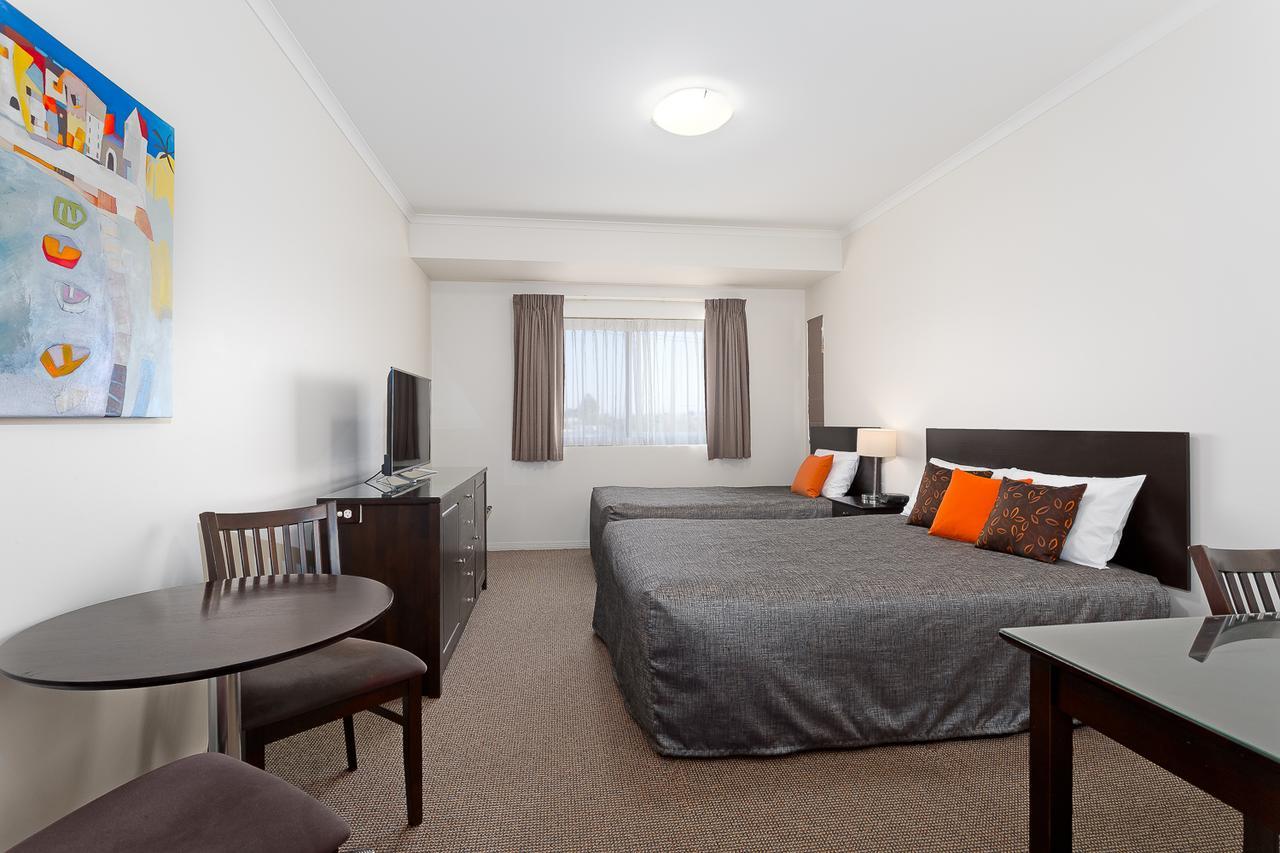 Redcliffe Motor Inn Экстерьер фото