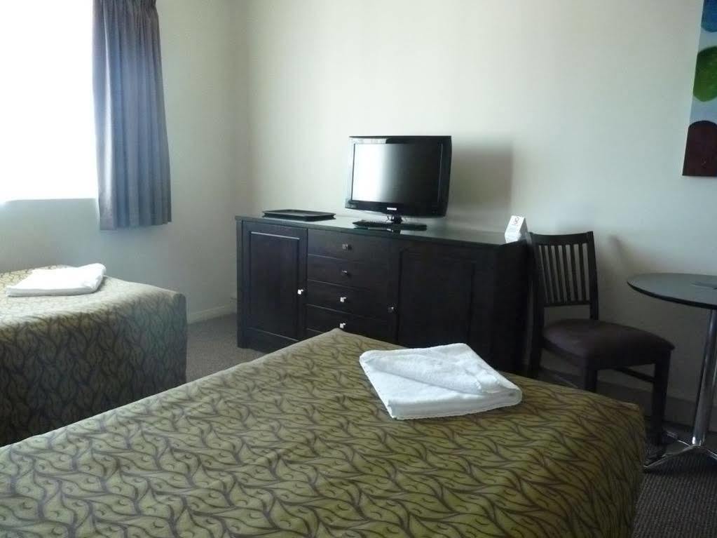 Redcliffe Motor Inn Экстерьер фото