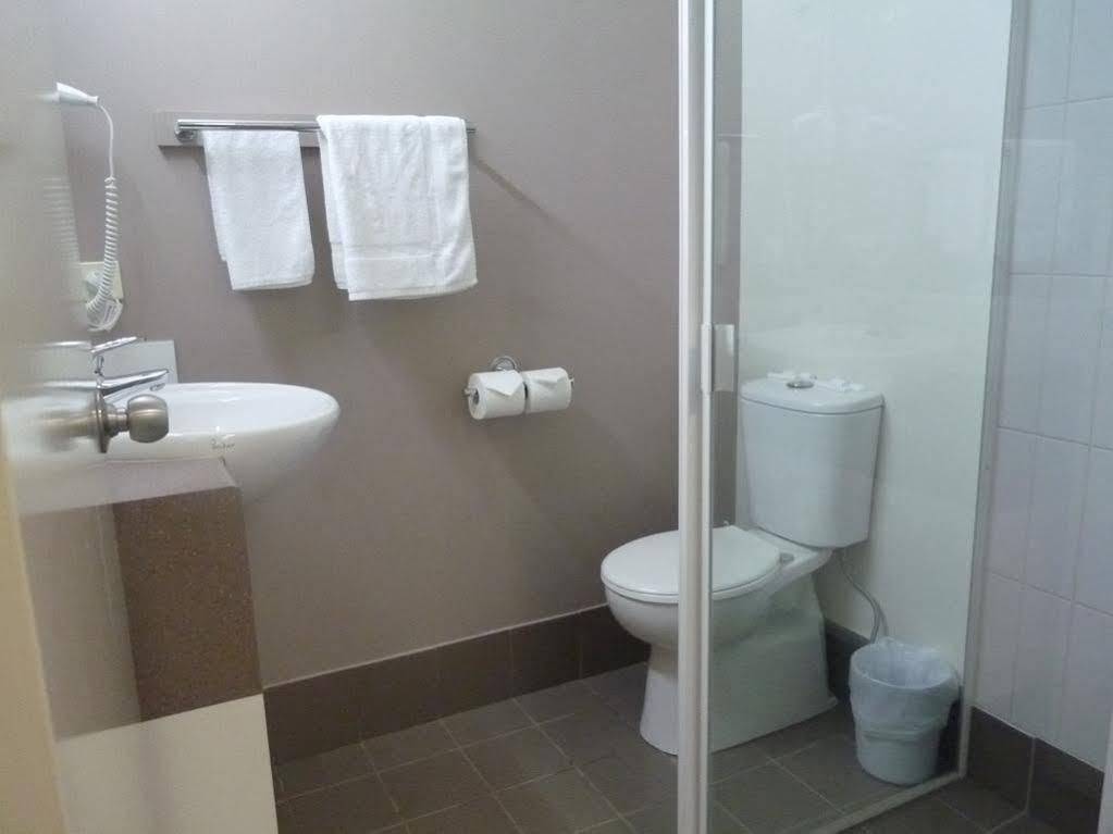Redcliffe Motor Inn Экстерьер фото