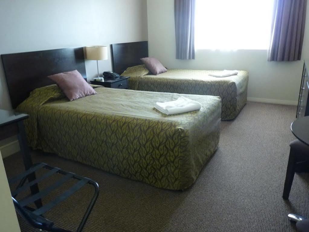 Redcliffe Motor Inn Экстерьер фото