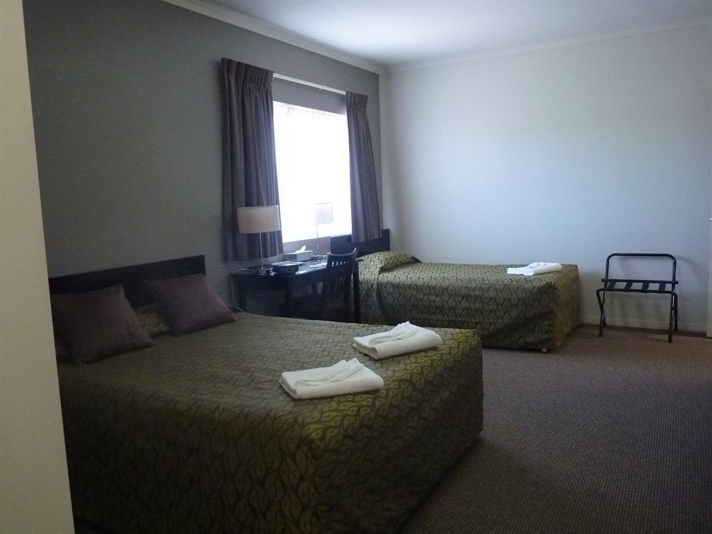 Redcliffe Motor Inn Экстерьер фото