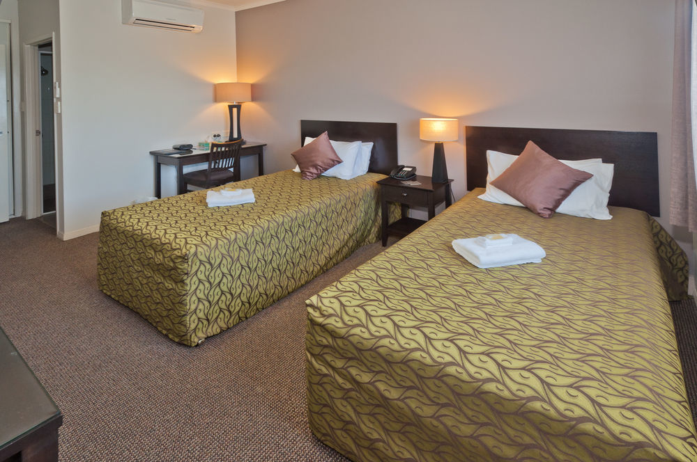 Redcliffe Motor Inn Экстерьер фото